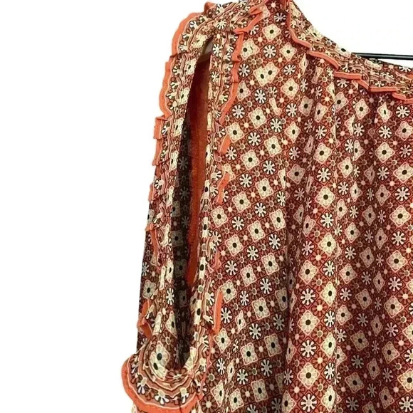 Floral Print Open Shoulder Blouse - Picture 7 of 8